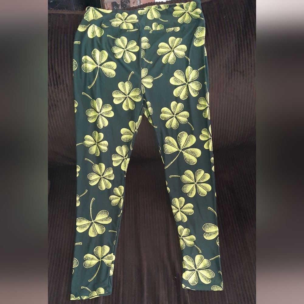 LuLaRoe Green Clover Print Leggings